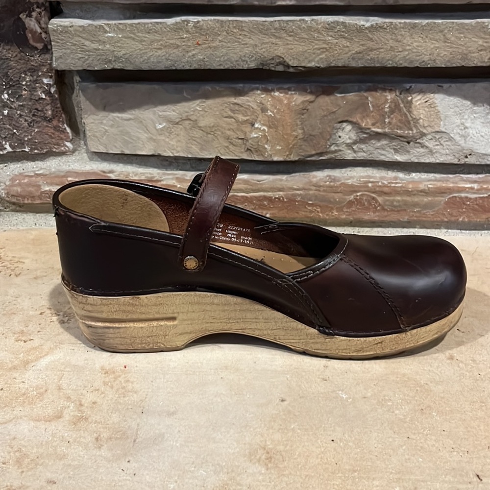 Dansko Mary Jane Clog Dark Brown Leather - Picture 6 of 10